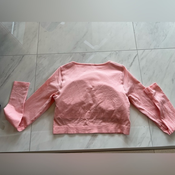 Lululemon Eb to street flow top - Picture 3 of 4